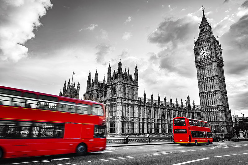 Ceo dezen London sa crvenim autobusima