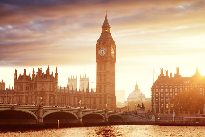 Ceo dezen Big Ben u zalasku sunca